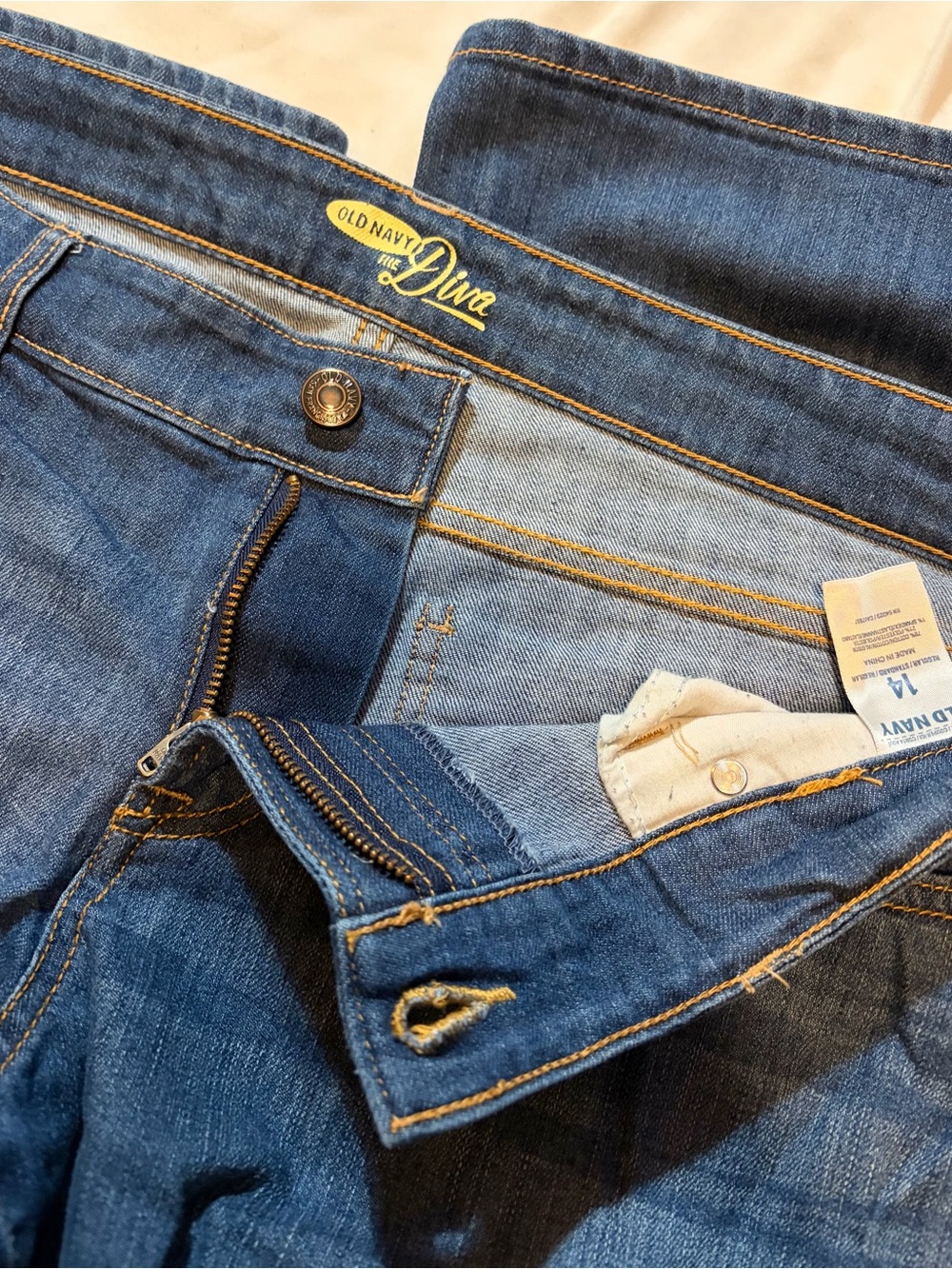 Old navy women’s jeans size 14 zipper Diva bootcut